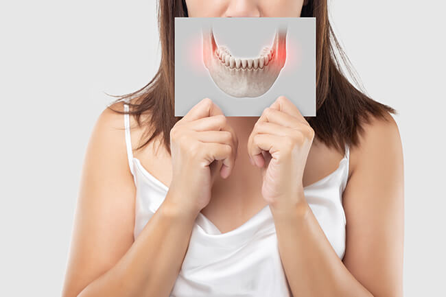 口腔外科出身の歯科医師がお口にまつわる怪我・炎症を専門的に対応